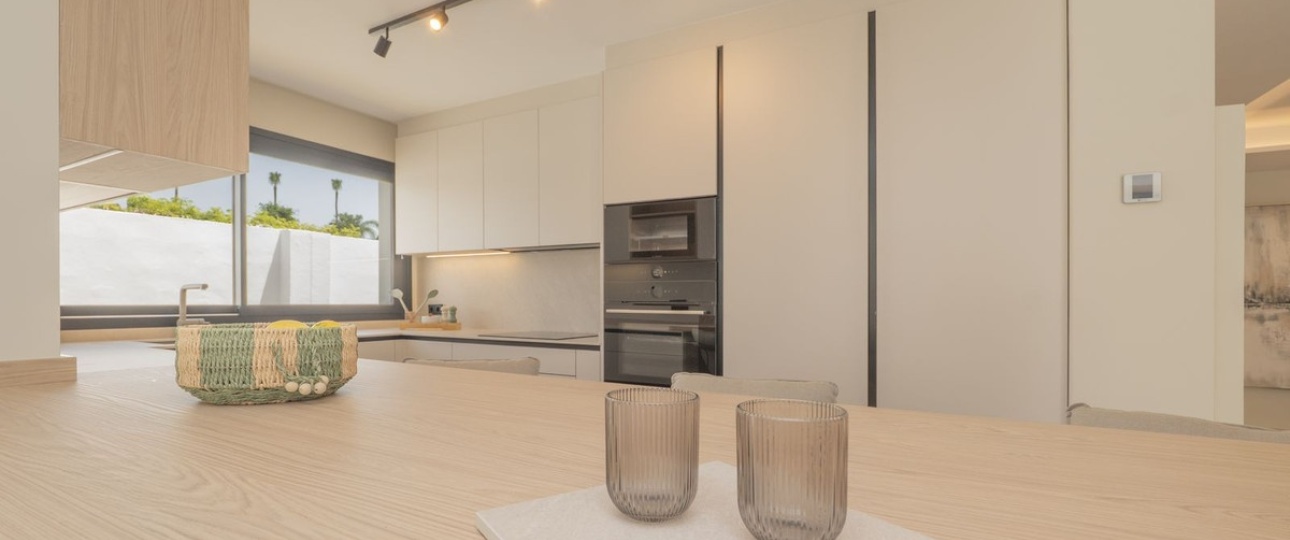 Resale - Villa - Estepona - Atalaya