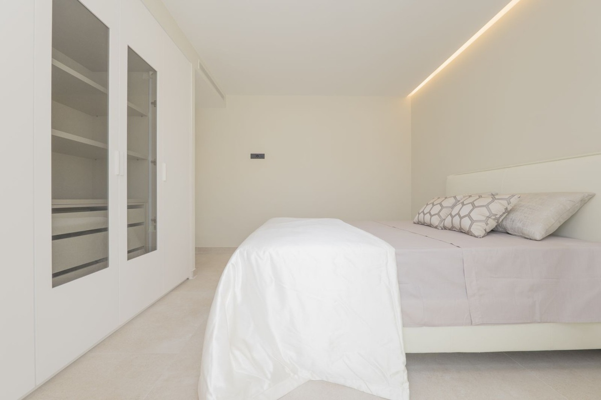 Resale - Villa - Estepona - Atalaya