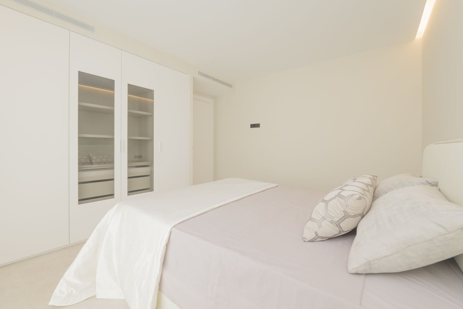 Resale - Villa - Estepona - Atalaya