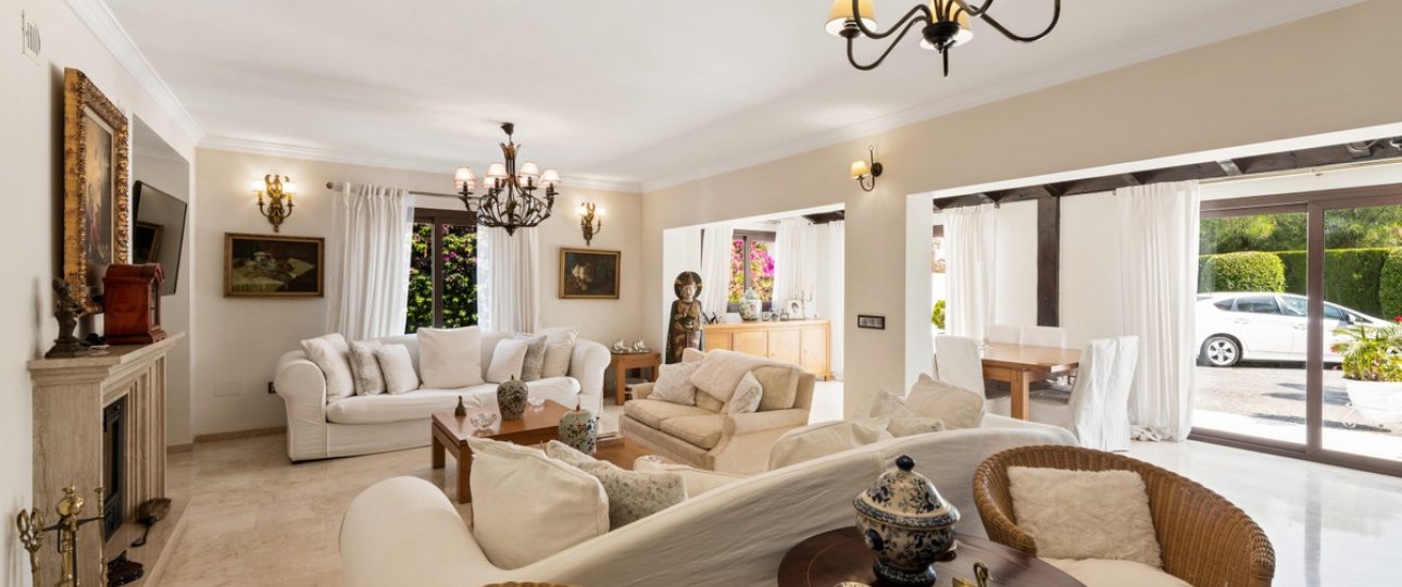 Resale - Villa - Estepona - Atalaya