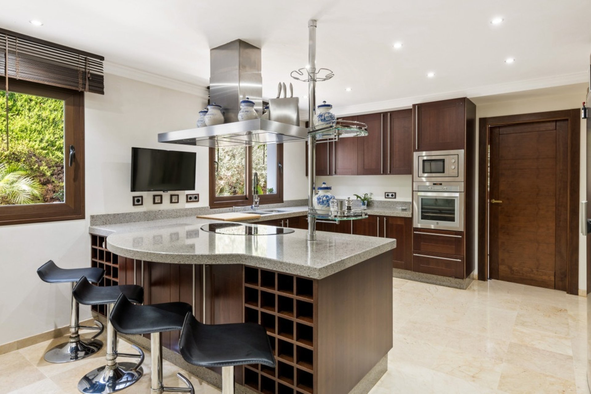 Resale - Villa - Estepona - Atalaya