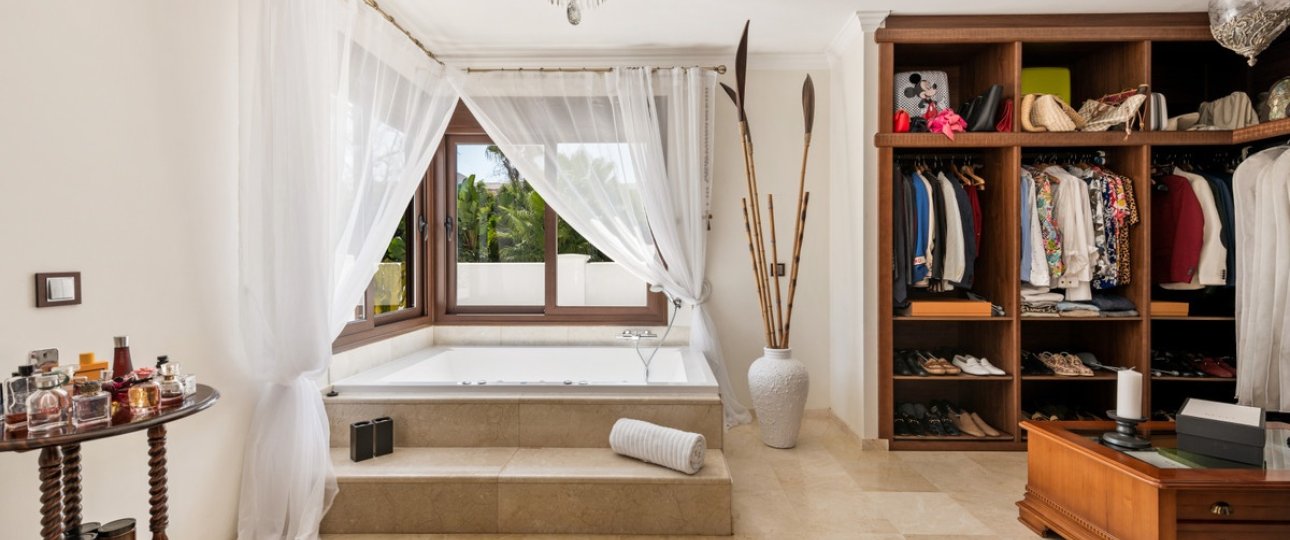 Resale - Villa - Estepona - Atalaya