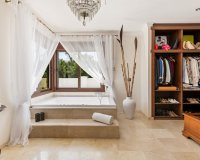 Resale - Villa - Estepona - Atalaya