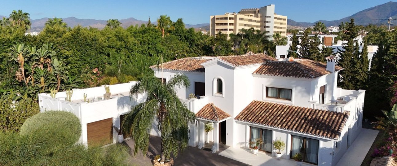 Resale - Villa - Estepona - Atalaya
