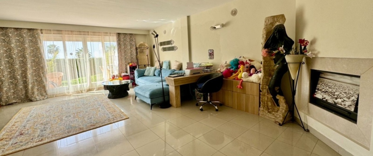 Resale - Villa - Estepona - Atalaya