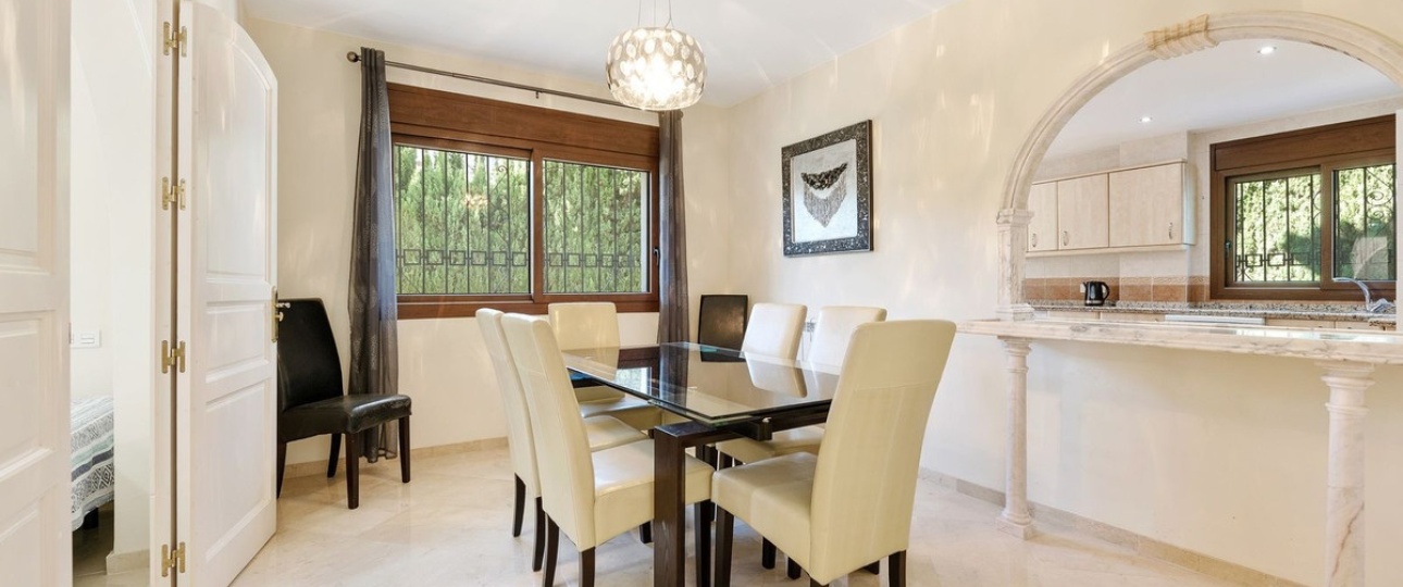 Resale - Villa - Estepona - Atalaya