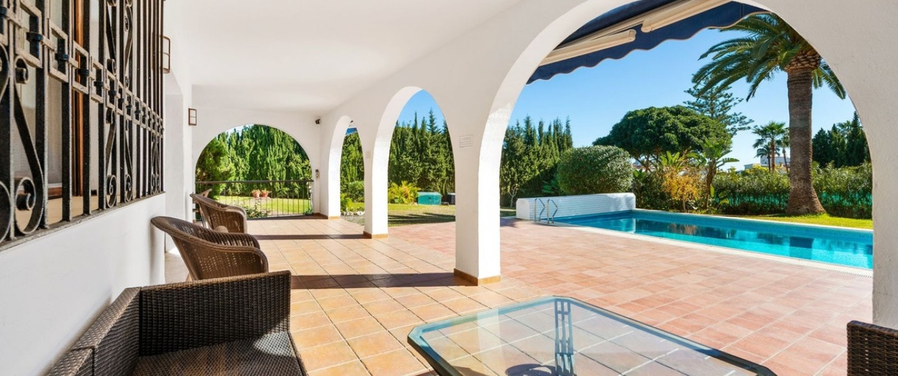 Resale - Villa - Estepona - Atalaya
