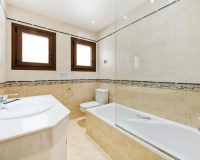 Resale - Villa - Estepona - Atalaya