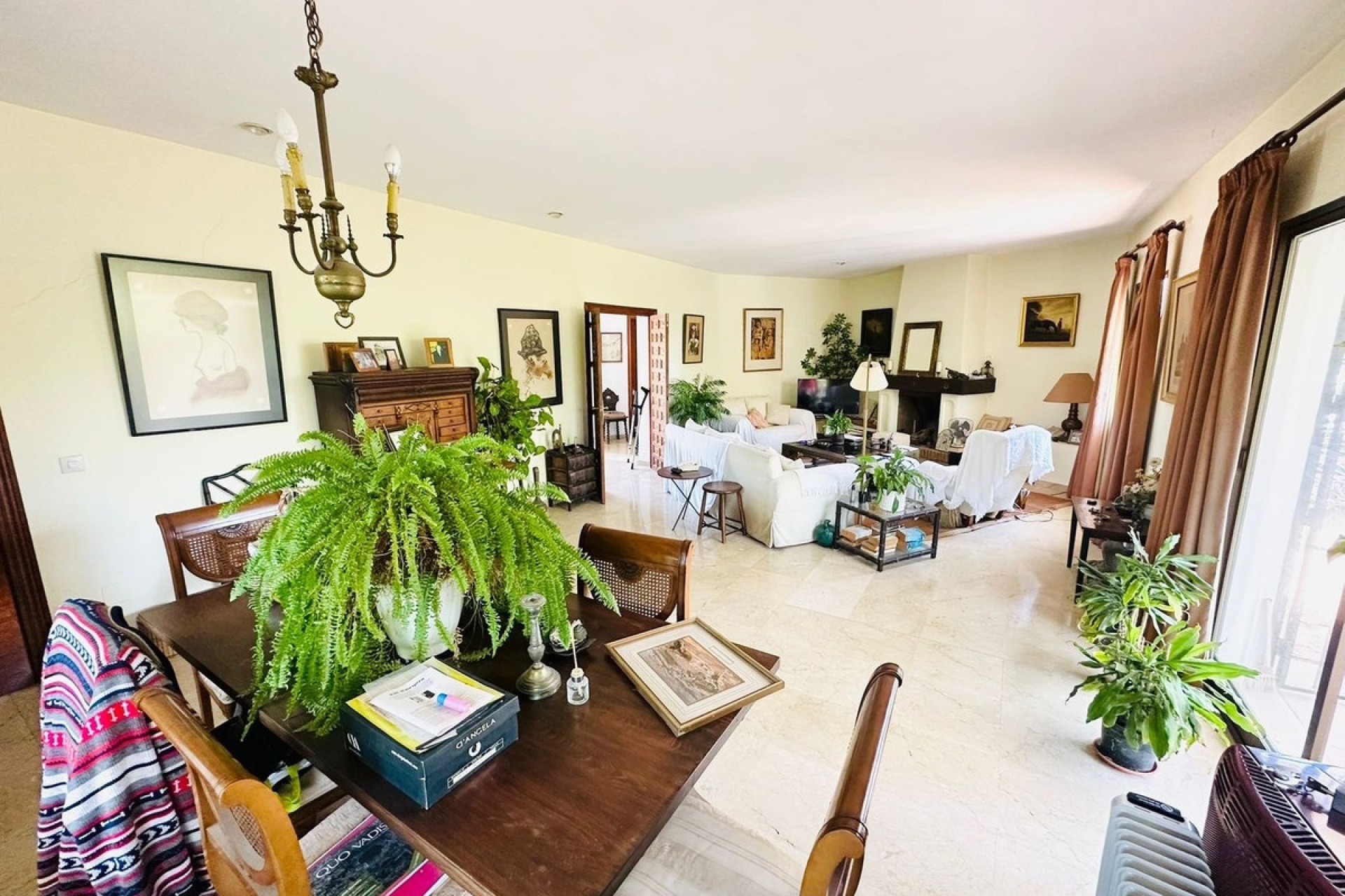 Resale - Villa - Estepona - Atalaya