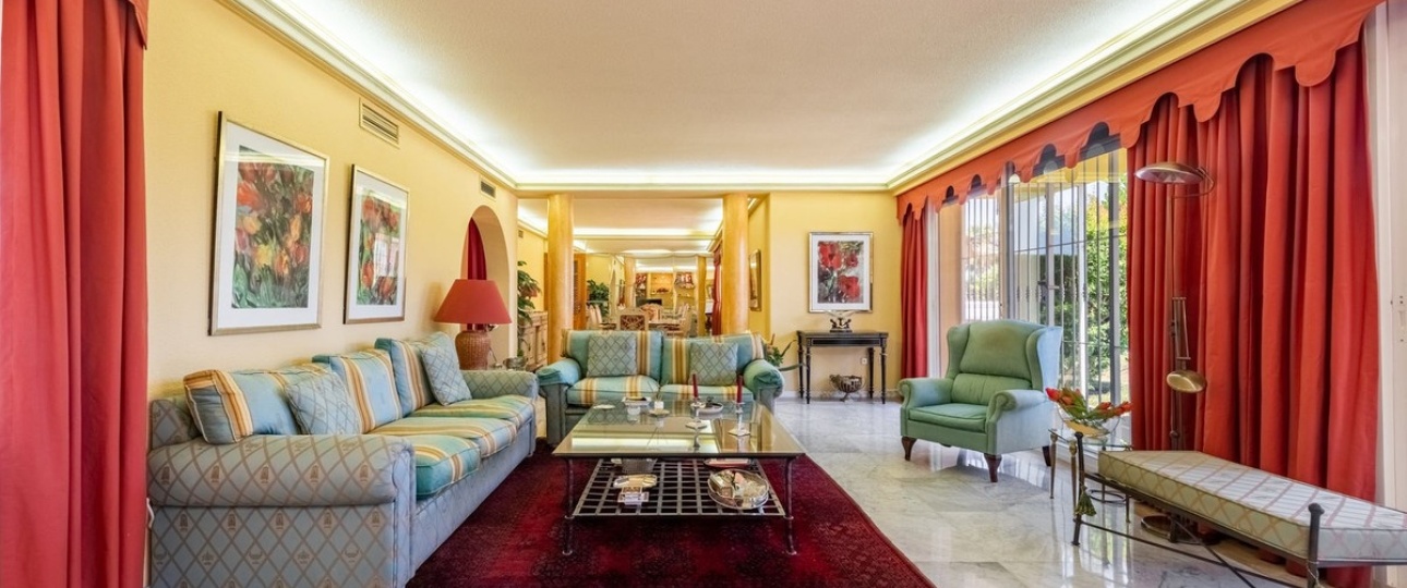 Resale - Villa - Estepona - Atalaya