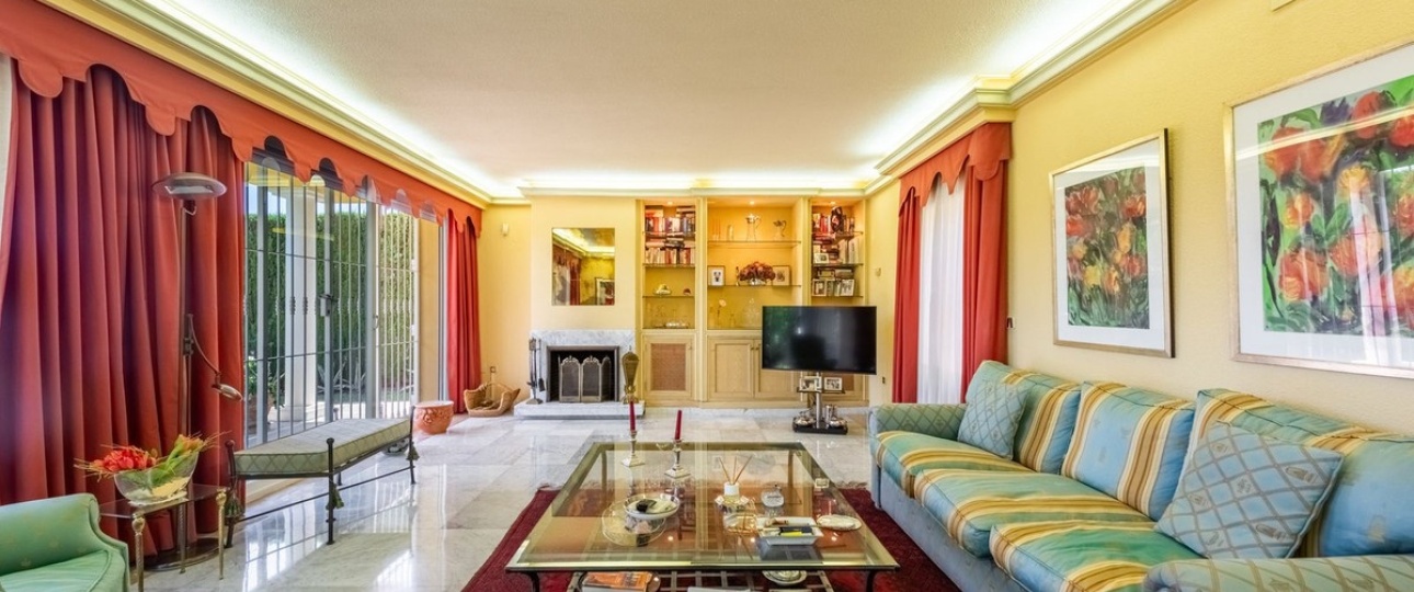 Resale - Villa - Estepona - Atalaya