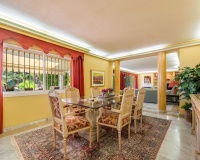 Resale - Villa - Estepona - Atalaya