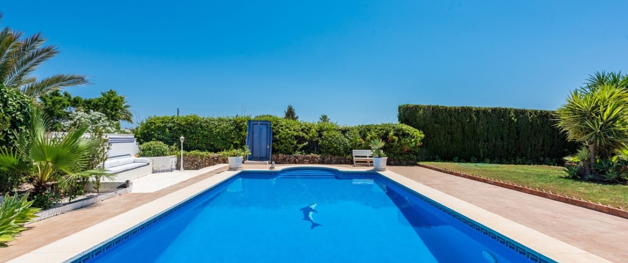 Resale - Villa - Estepona - Atalaya