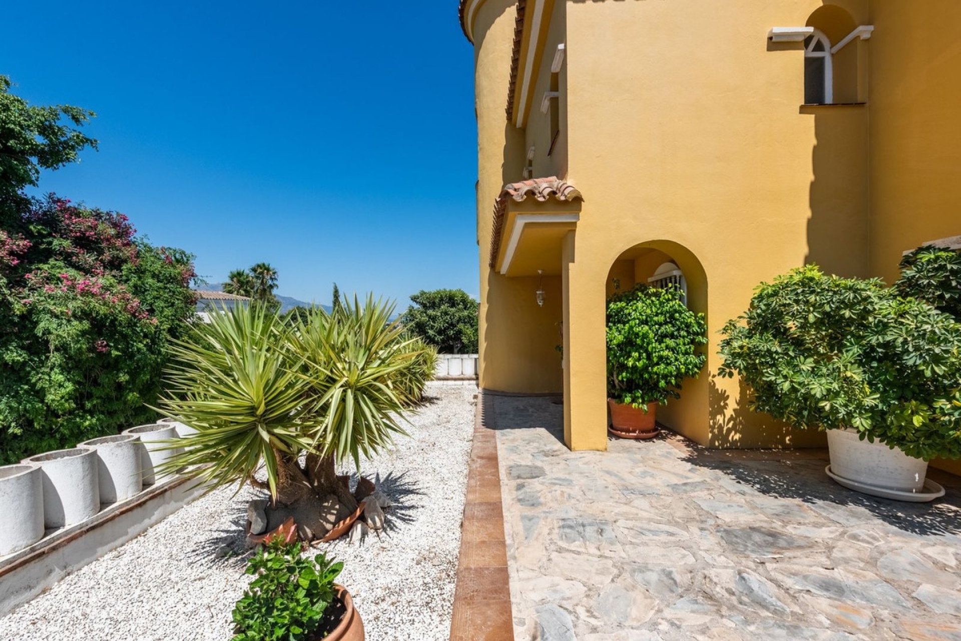 Resale - Villa - Estepona - Atalaya