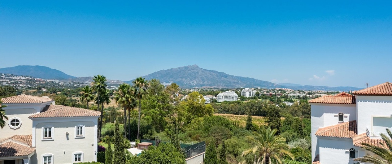 Resale - Villa - Estepona - Atalaya