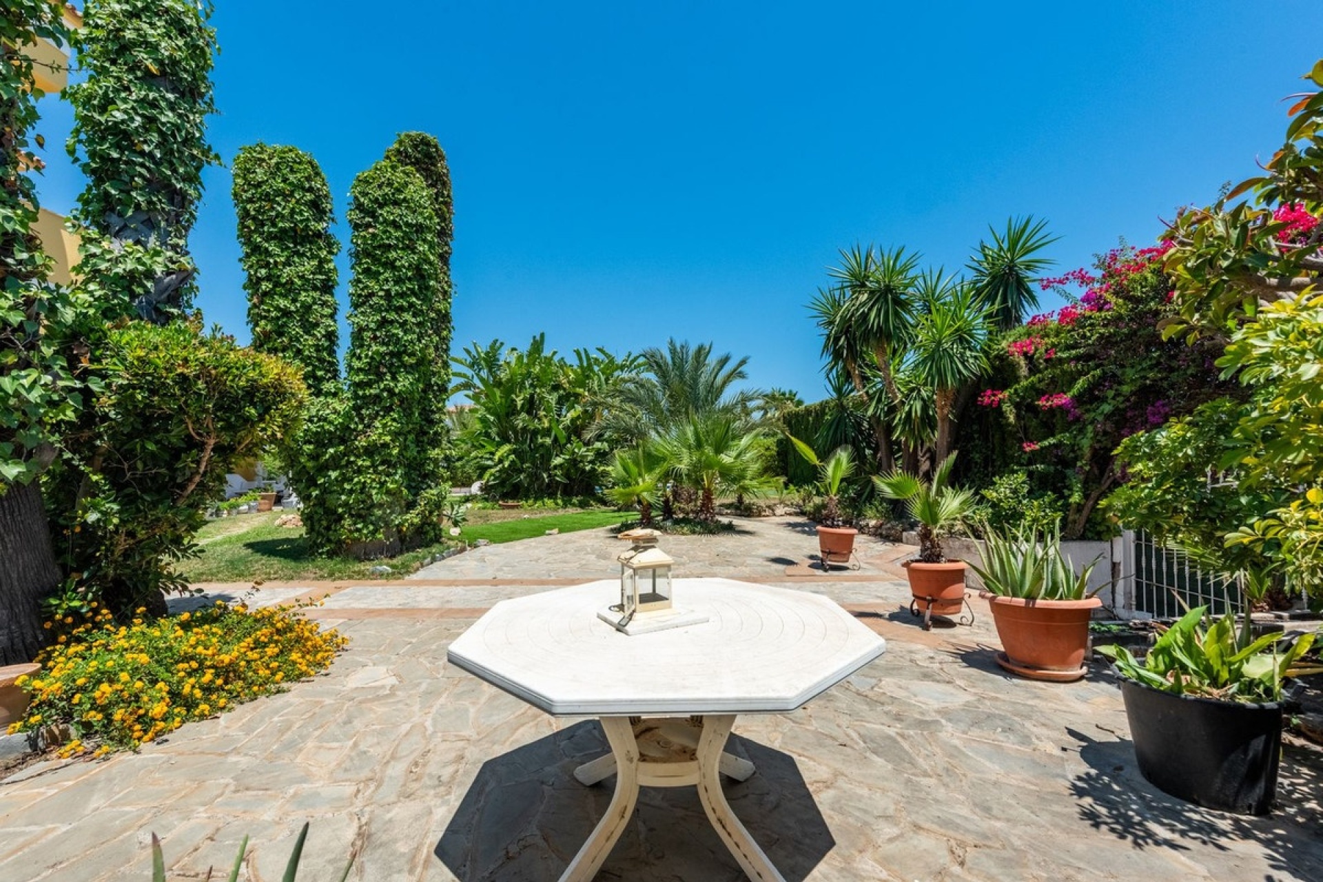 Resale - Villa - Estepona - Atalaya