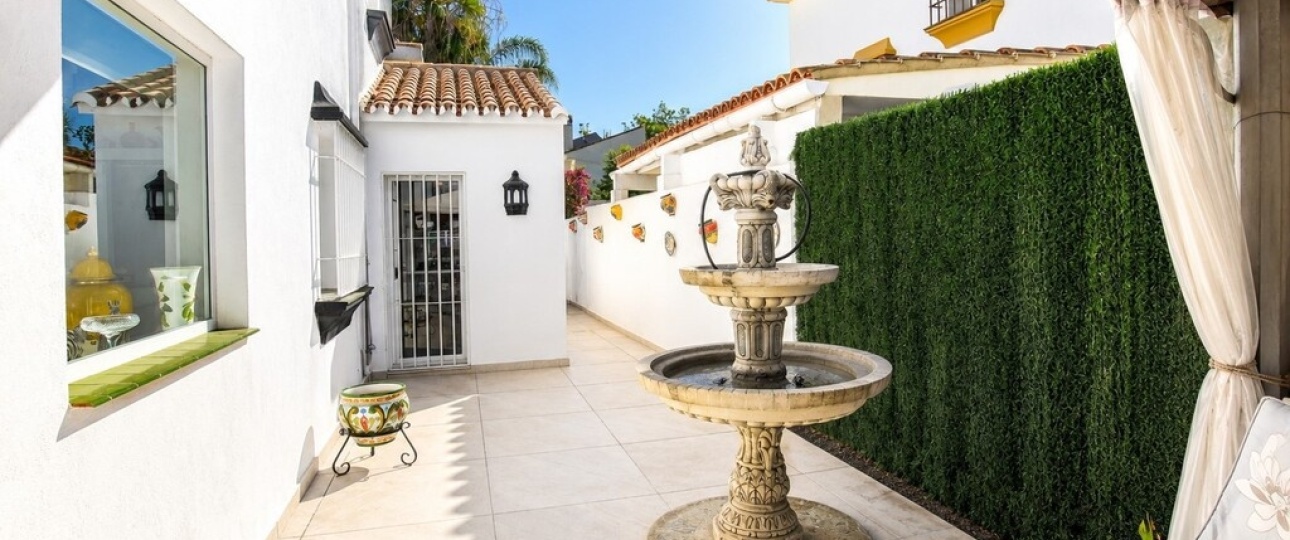 Resale - Villa - Estepona - Atalaya