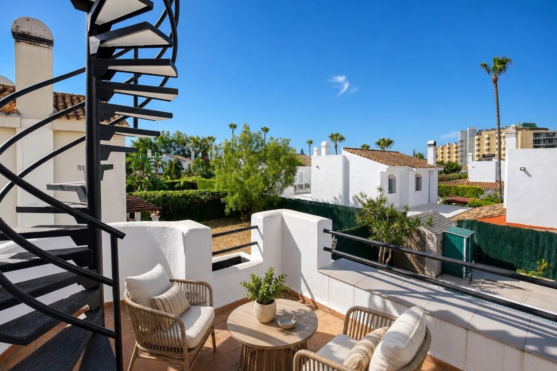 Resale - Villa - Estepona - Atalaya