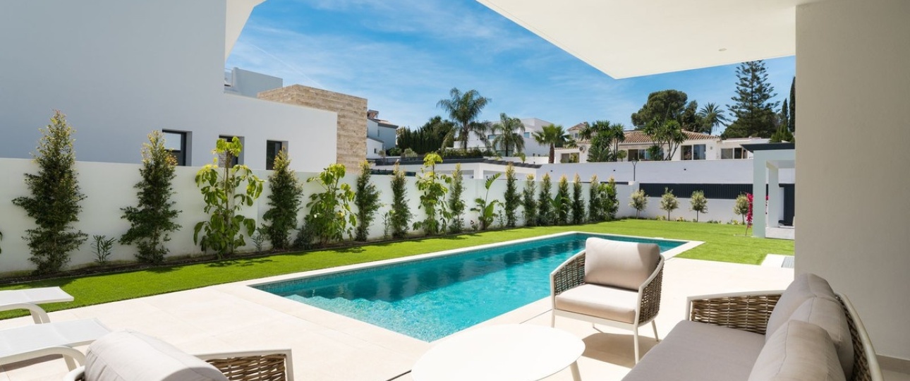 Resale - Villa - Estepona - Atalaya