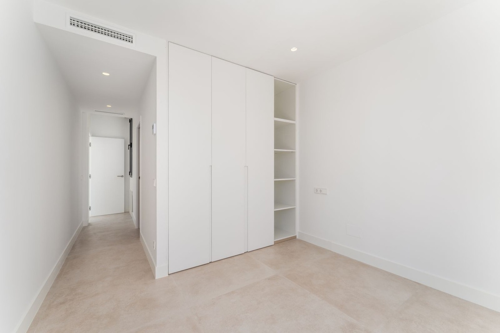 Resale - Villa - Estepona - Atalaya