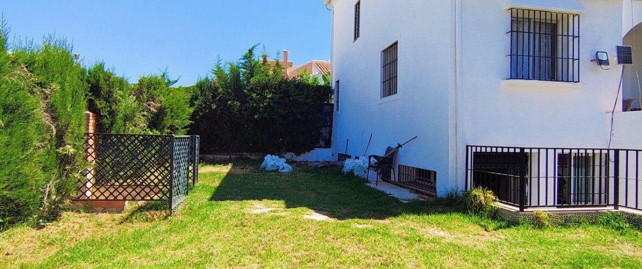 Resale - Villa - Estepona - Atalaya