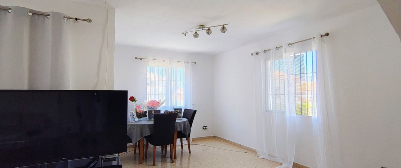 Resale - Villa - Estepona - Atalaya