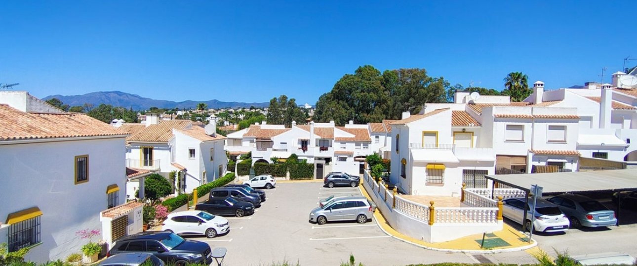 Resale - Villa - Estepona - Atalaya
