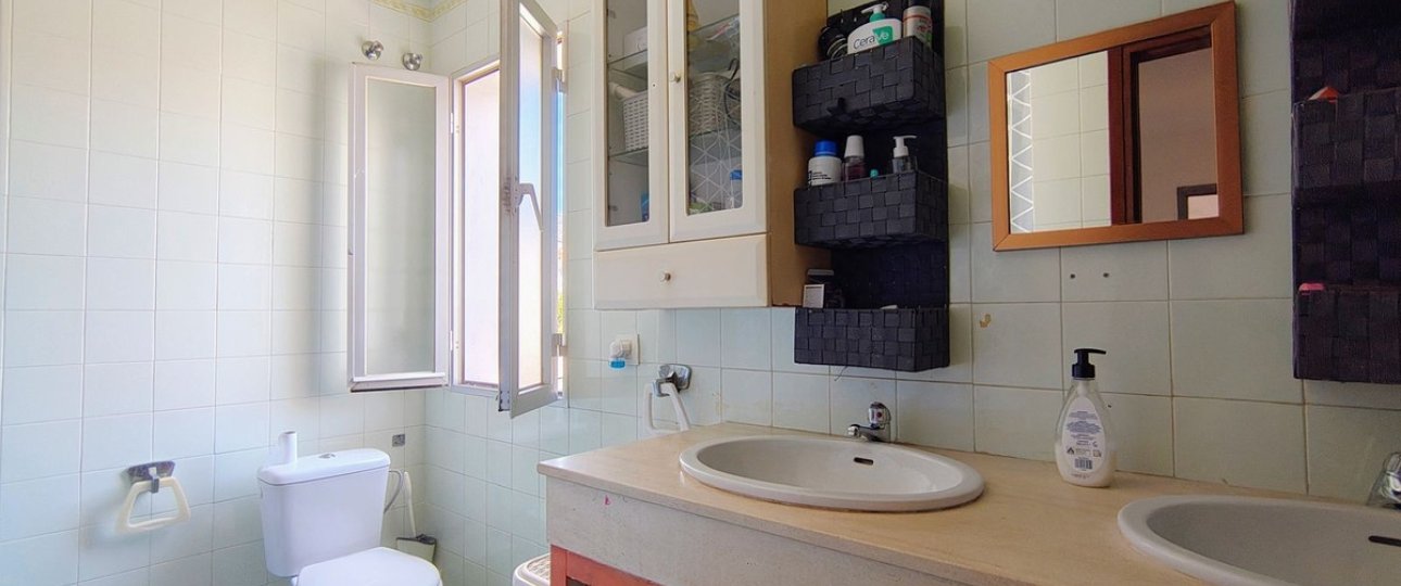Resale - Villa - Estepona - Atalaya