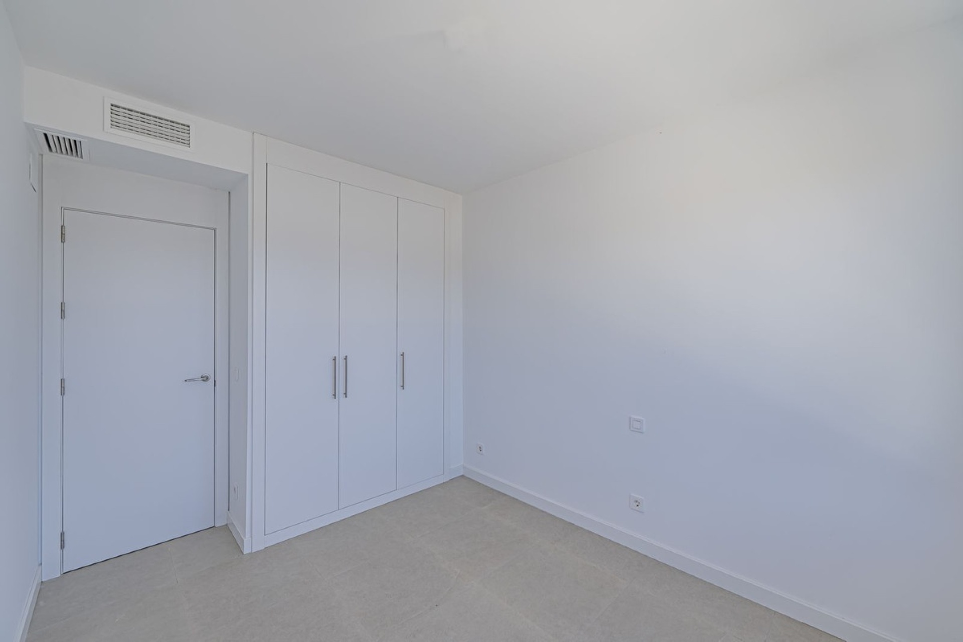 Resale - Villa - Estepona - Atalaya