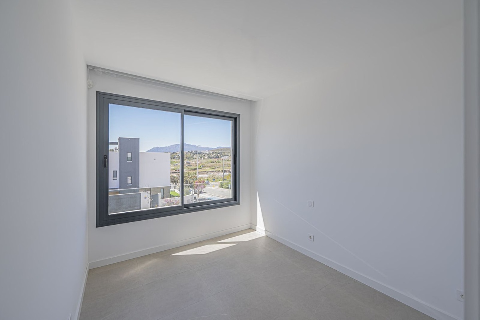 Resale - Villa - Estepona - Atalaya