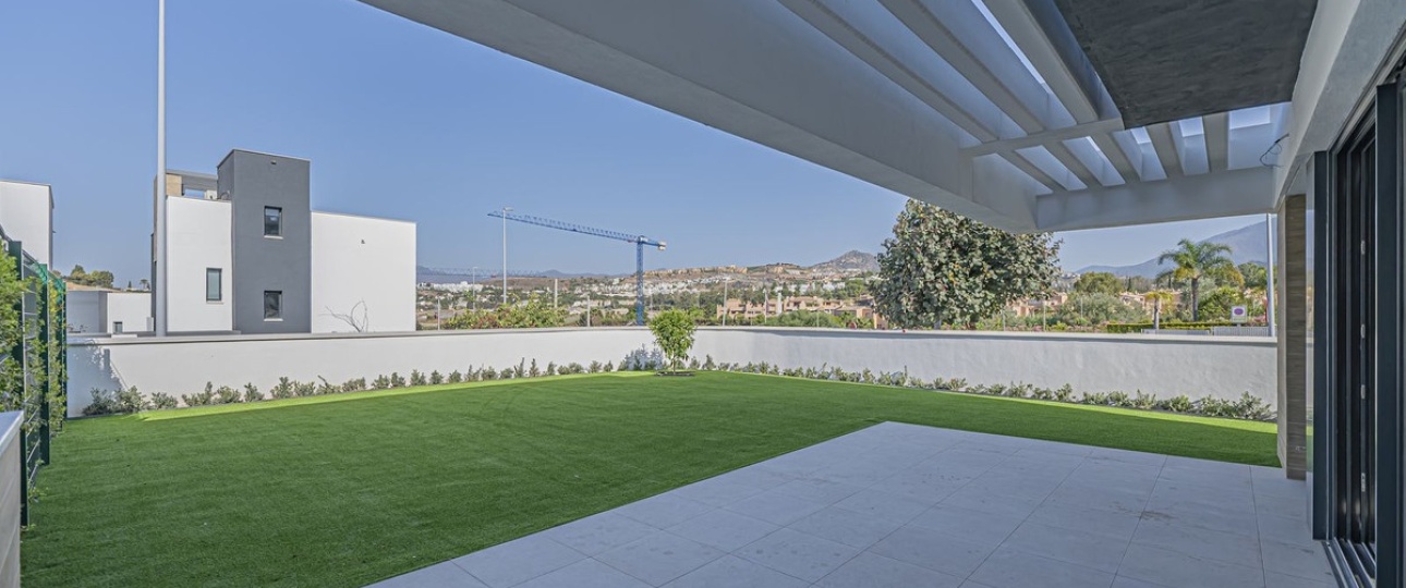 Resale - Villa - Estepona - Atalaya