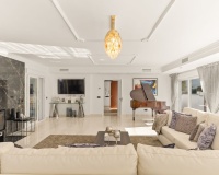 Resale - Villa - Estepona - Atalaya