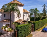 Resale - Villa - Estepona - Atalaya