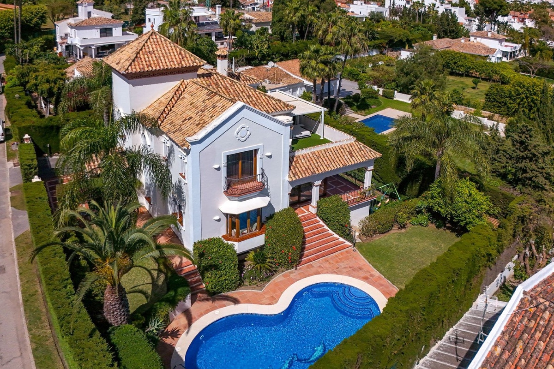 Resale - Villa - Estepona - Atalaya