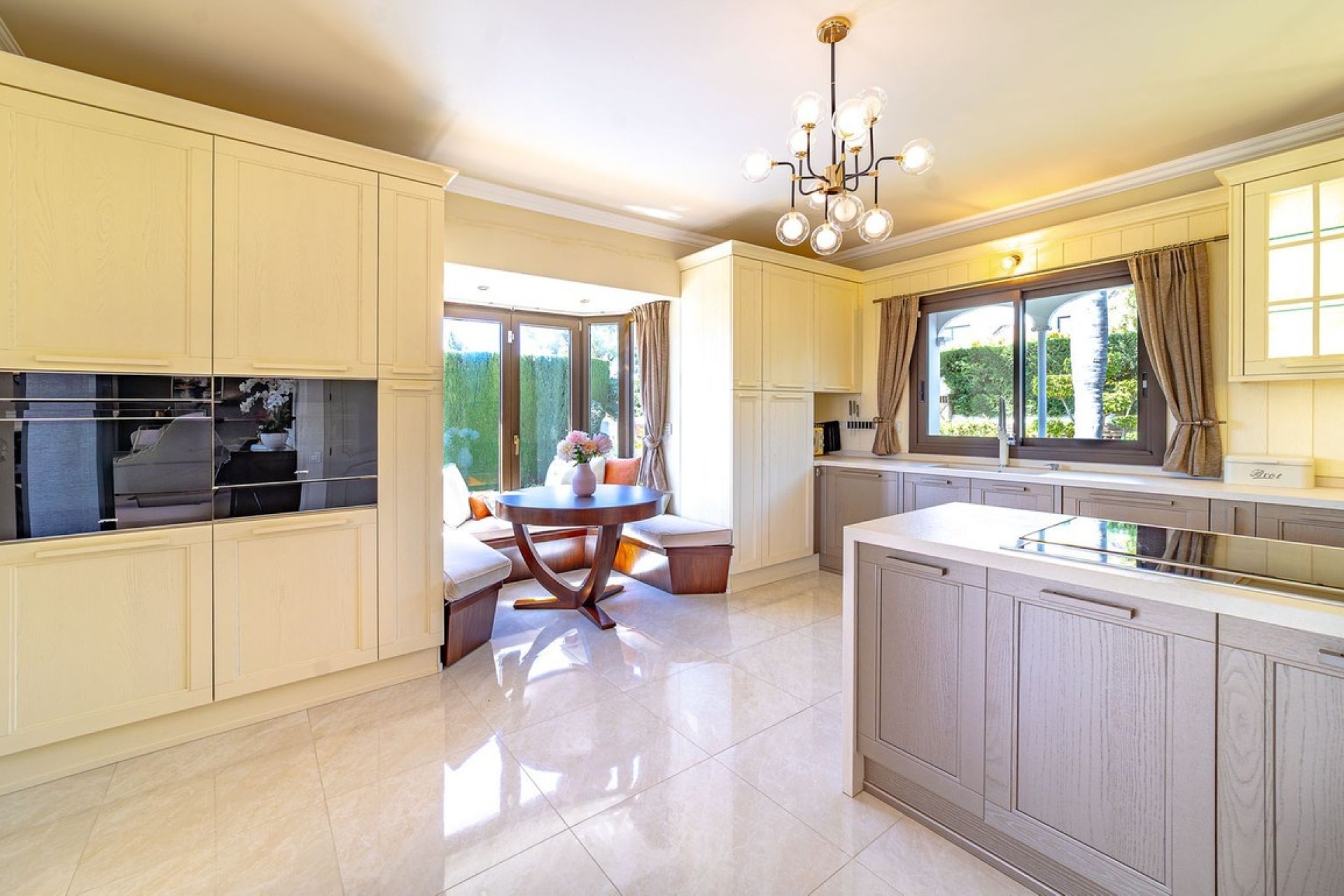 Resale - Villa - Estepona - Atalaya