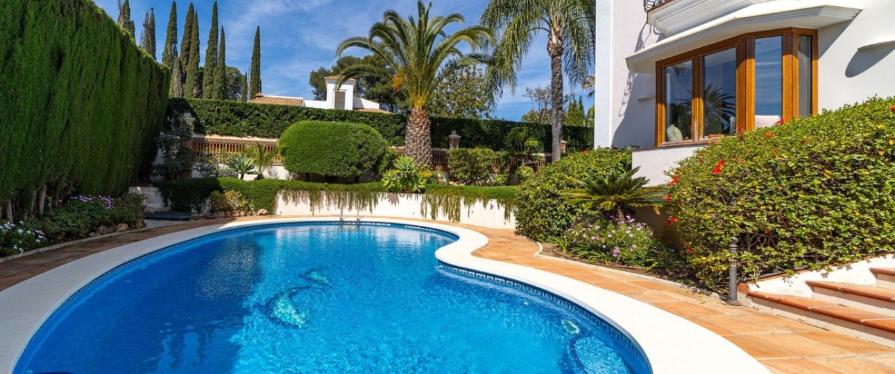 Resale - Villa - Estepona - Atalaya
