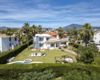 Resale - Villa - Estepona - Atalaya