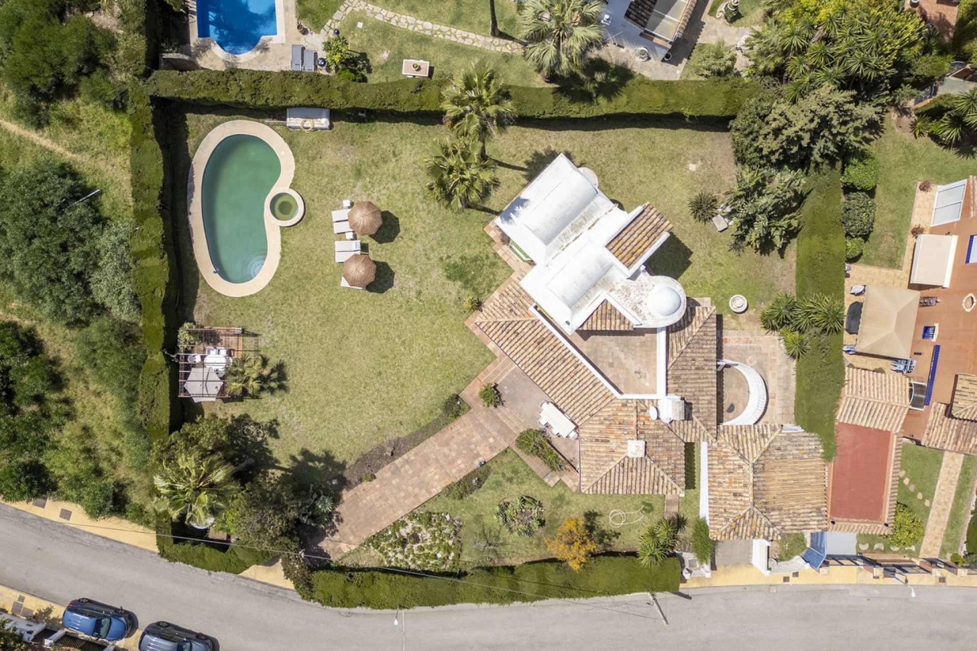 Resale - Villa - Estepona - Atalaya
