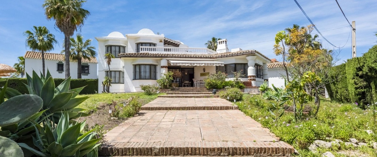 Resale - Villa - Estepona - Atalaya