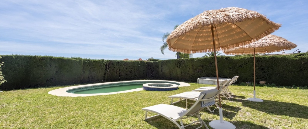Resale - Villa - Estepona - Atalaya