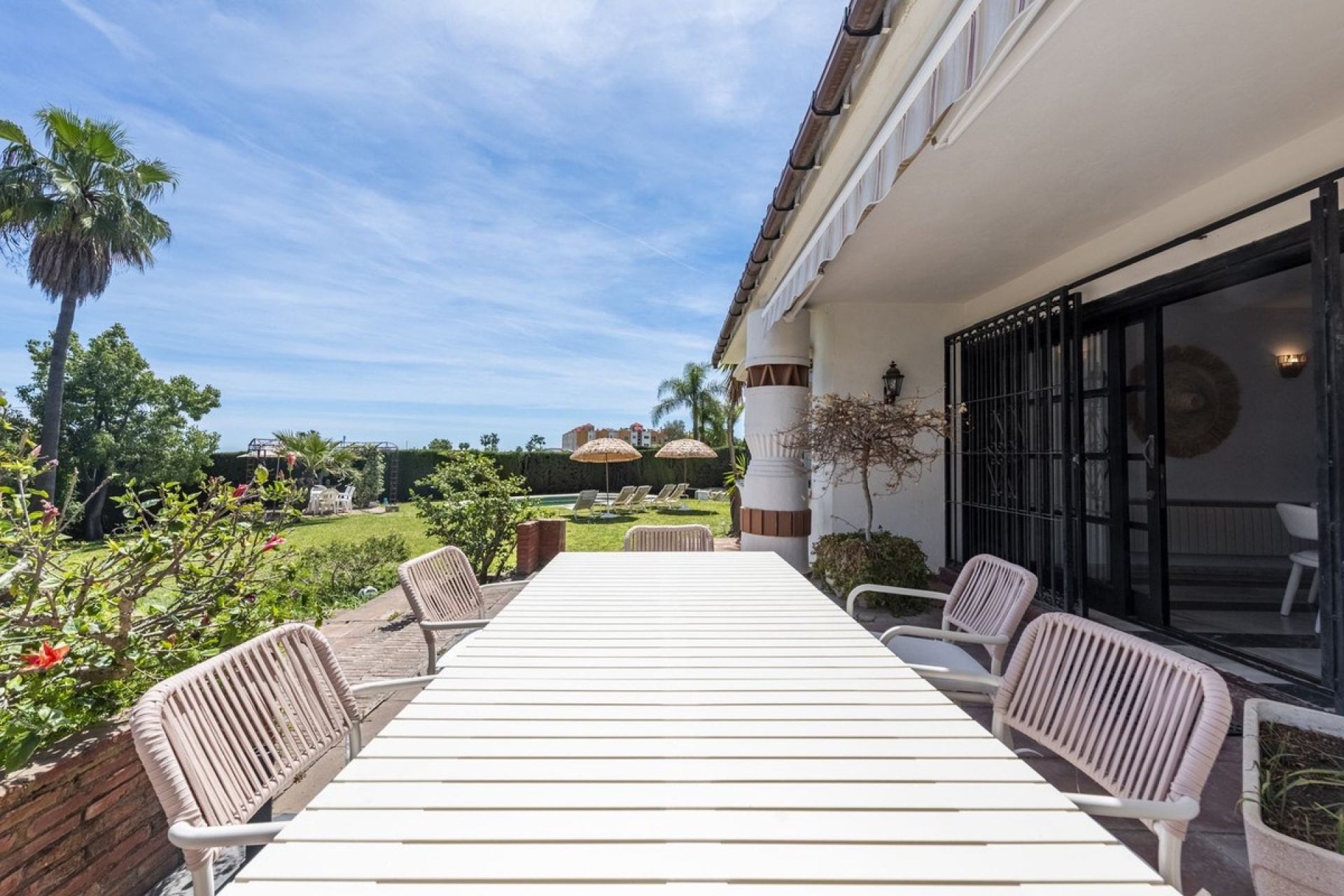 Resale - Villa - Estepona - Atalaya