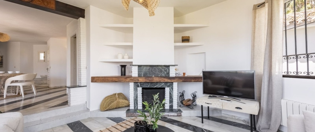 Resale - Villa - Estepona - Atalaya