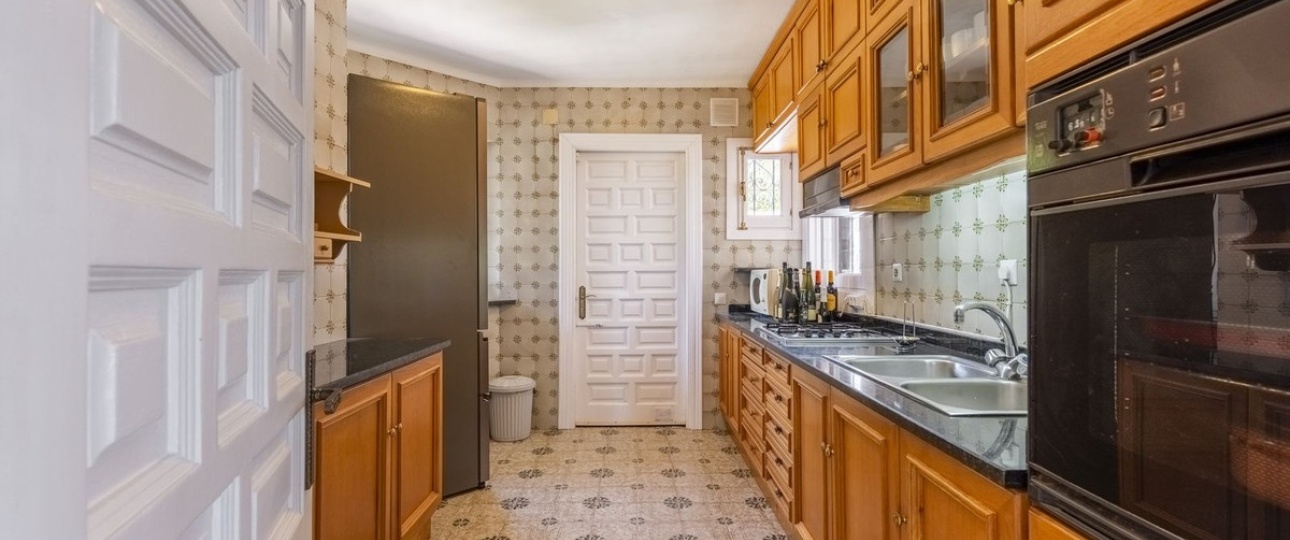 Resale - Villa - Estepona - Atalaya