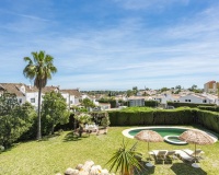 Resale - Villa - Estepona - Atalaya