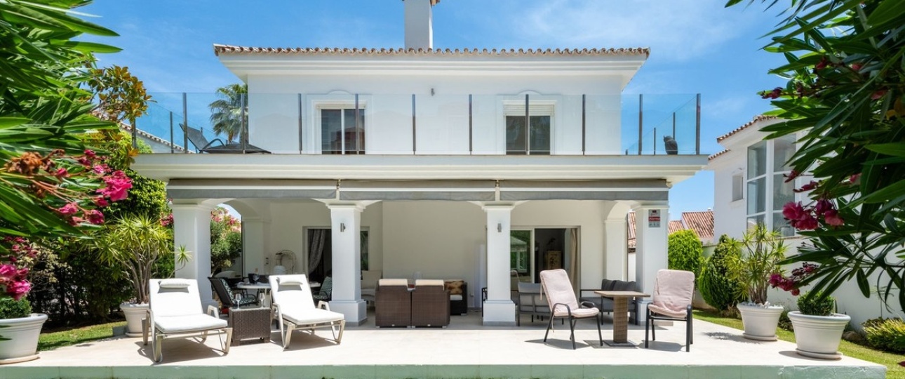 Resale - Villa - Estepona - Atalaya