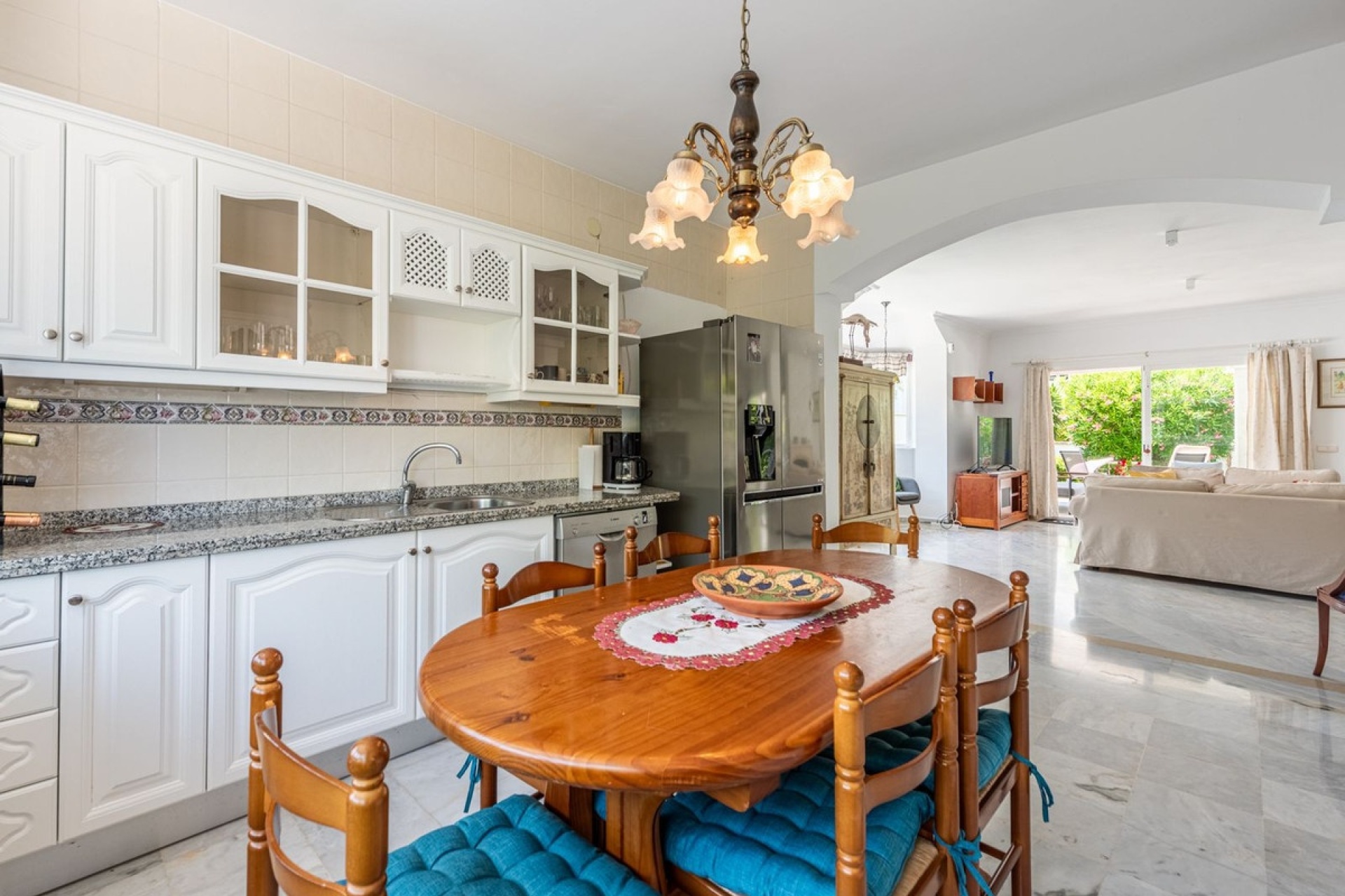 Resale - Villa - Estepona - Atalaya