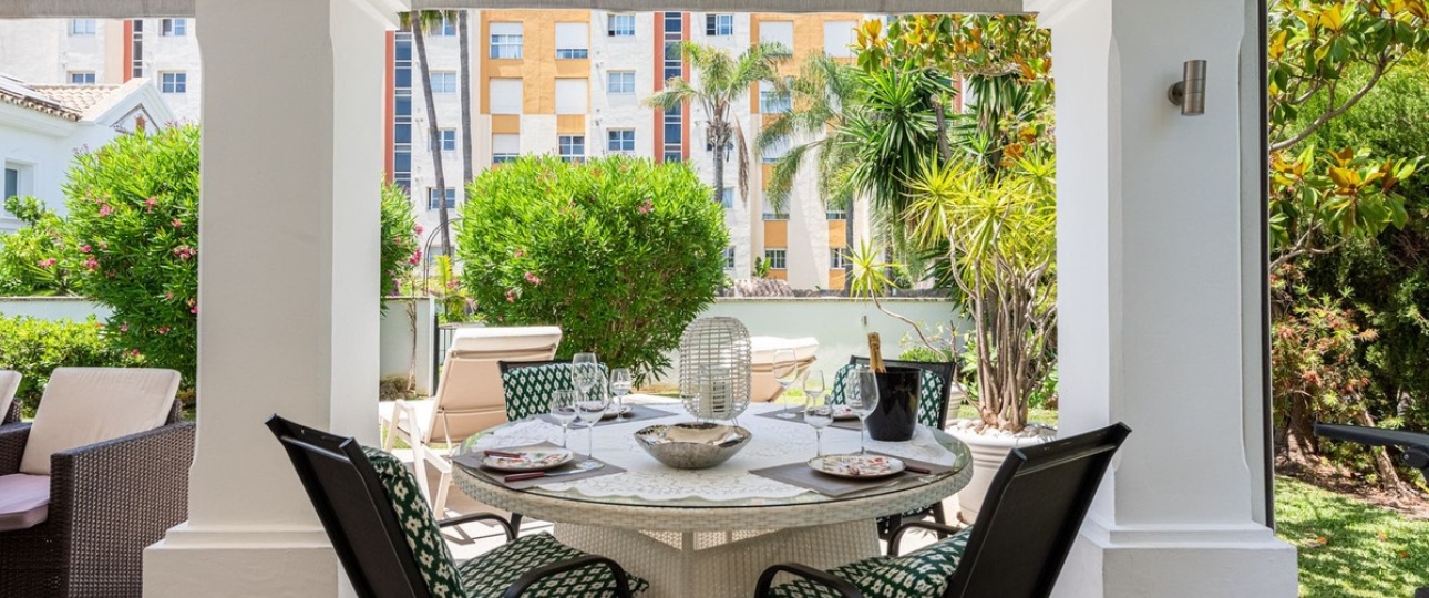 Resale - Villa - Estepona - Atalaya