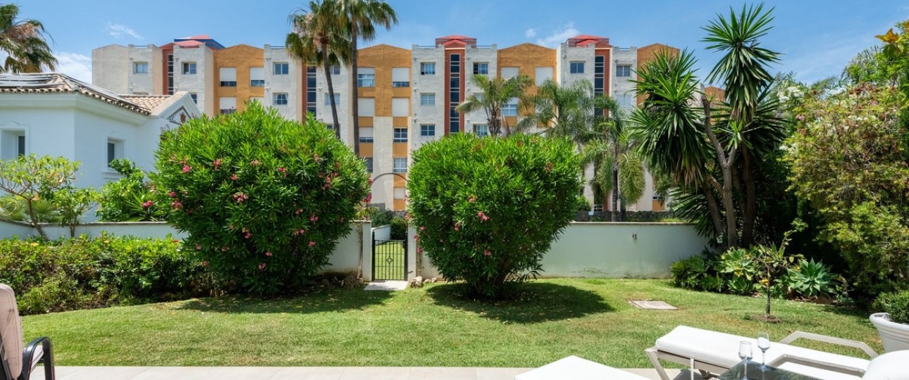 Resale - Villa - Estepona - Atalaya