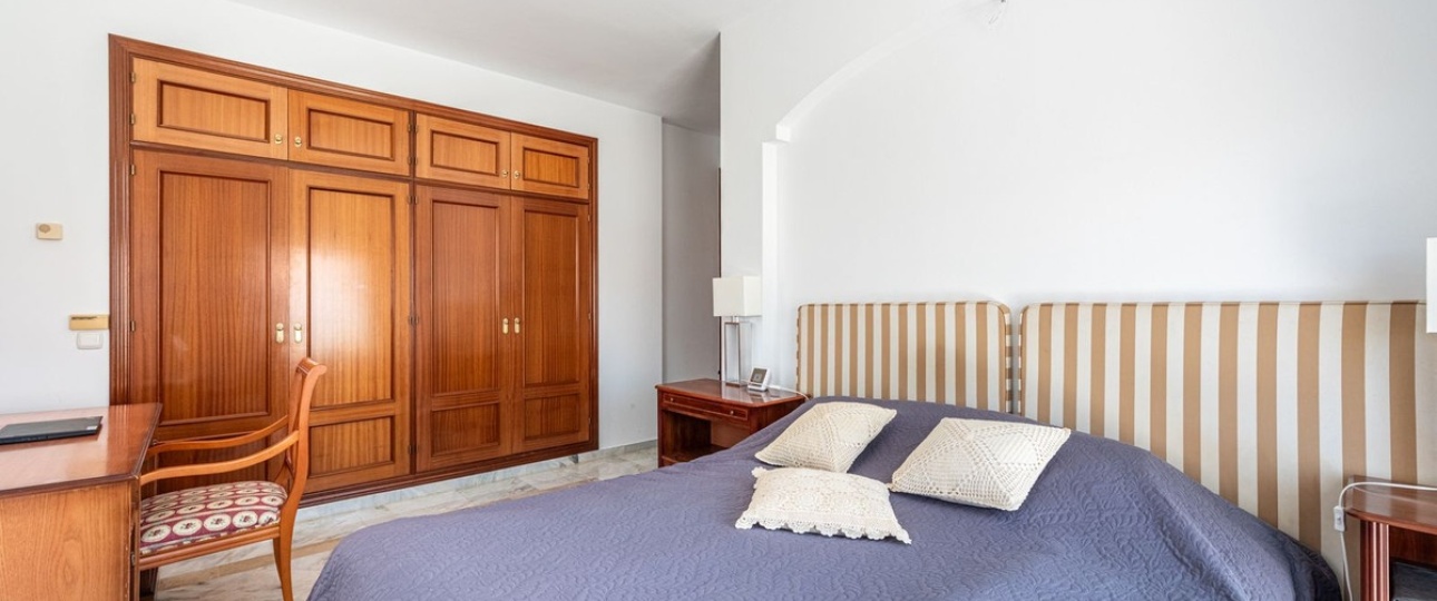 Resale - Villa - Estepona - Atalaya