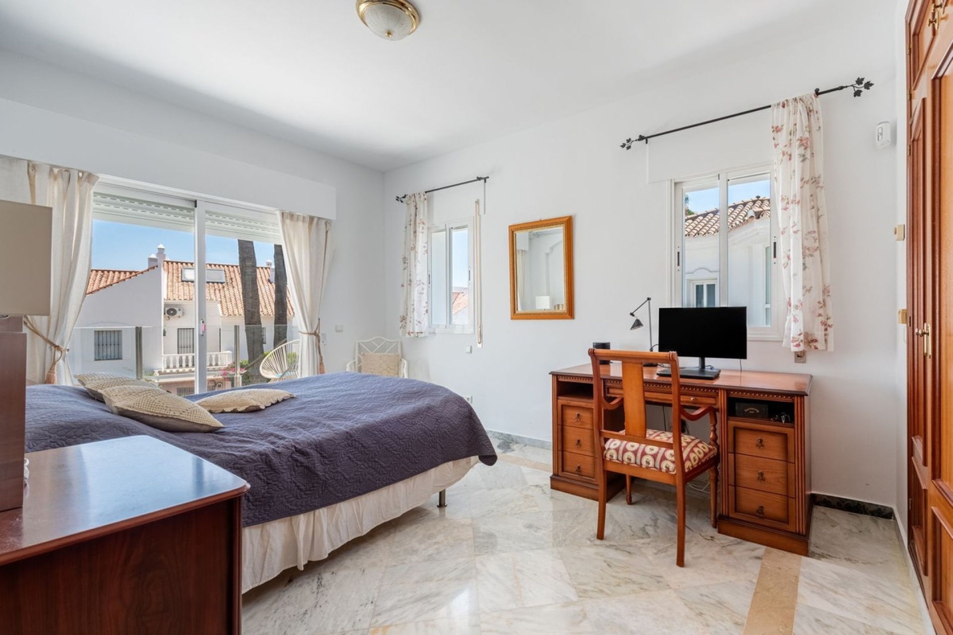 Resale - Villa - Estepona - Atalaya